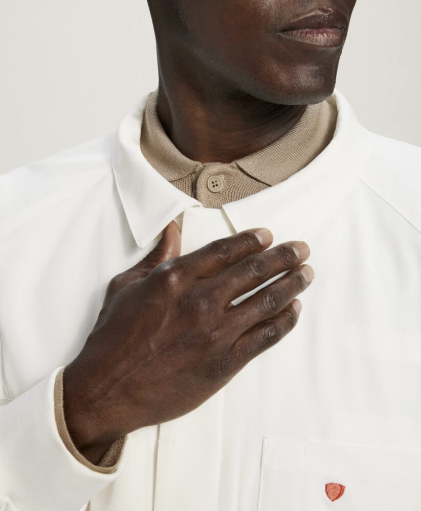 Tailored also for men. Courtesy of AmorSui.