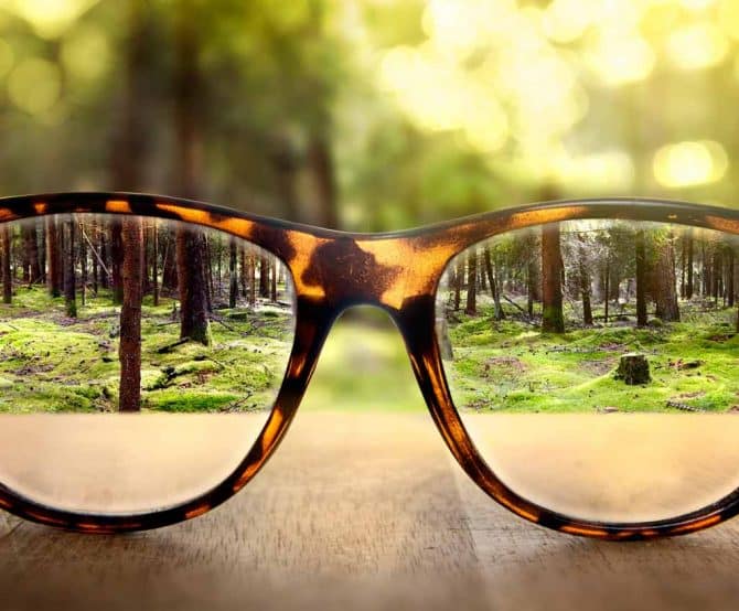 Image Tracking Change: Glasses that Focus Automatically