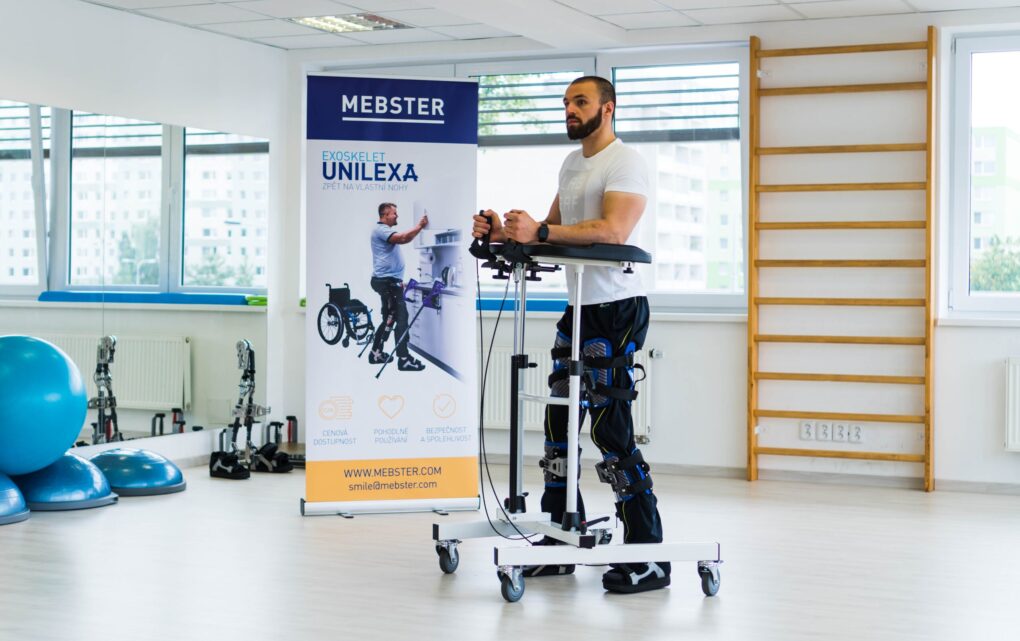 Image A Medical Device that Combines Orthosis and Exoskeletons by MEBSTER