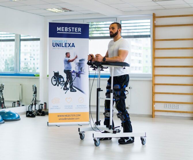 Image A Medical Device that Combines Orthosis and Exoskeletons by MEBSTER